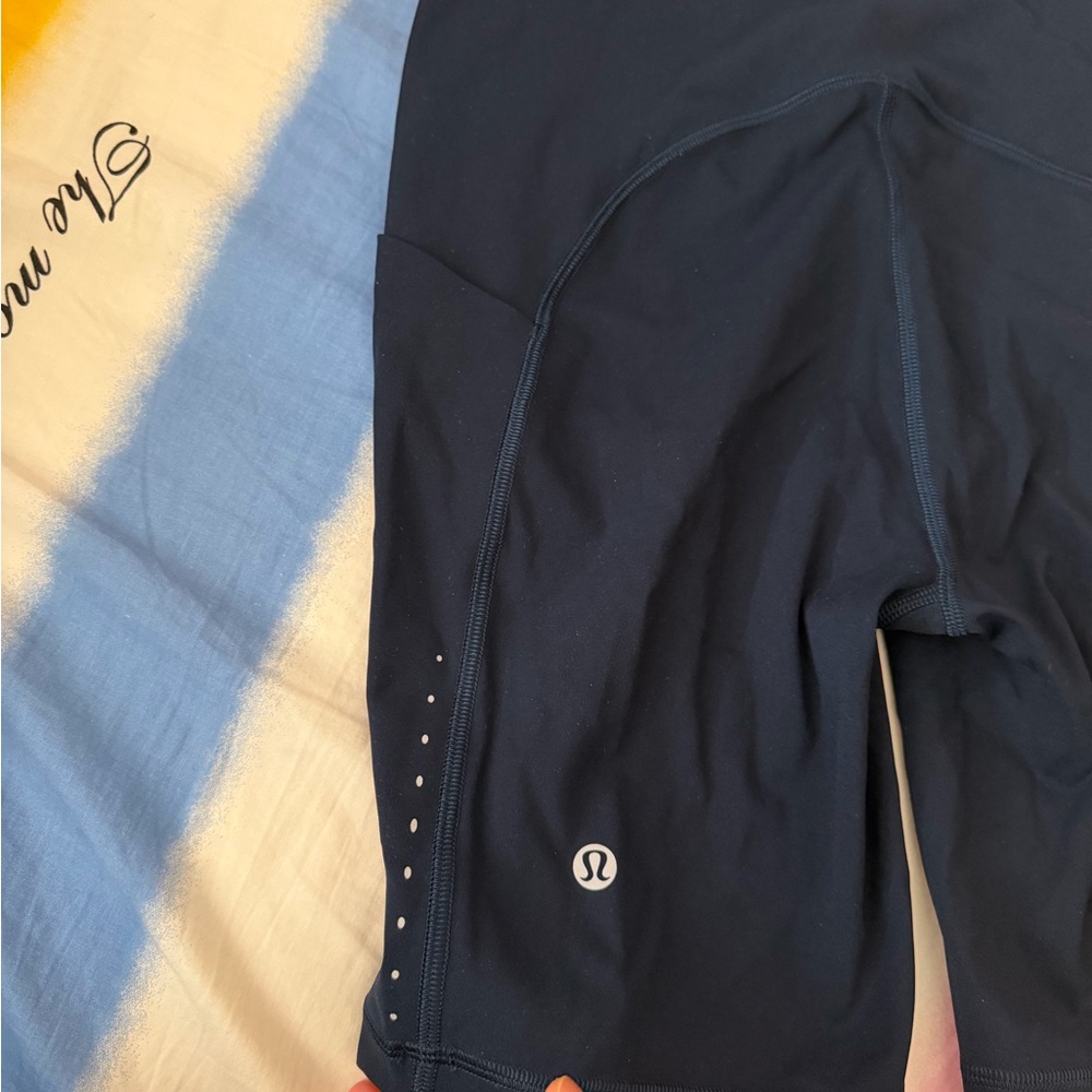 Lululemon Limited Edition Swift Speed High Rise Shorts 8 inches Size 6 Navy - Picture 6 of 12